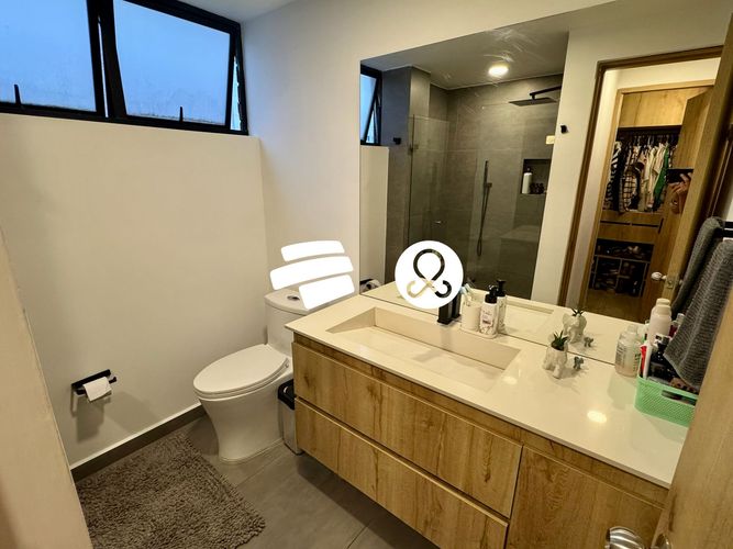Casa de 4 alcobas en venta en El Tesoro, Medellín, 304 m² · foto 10 de 10