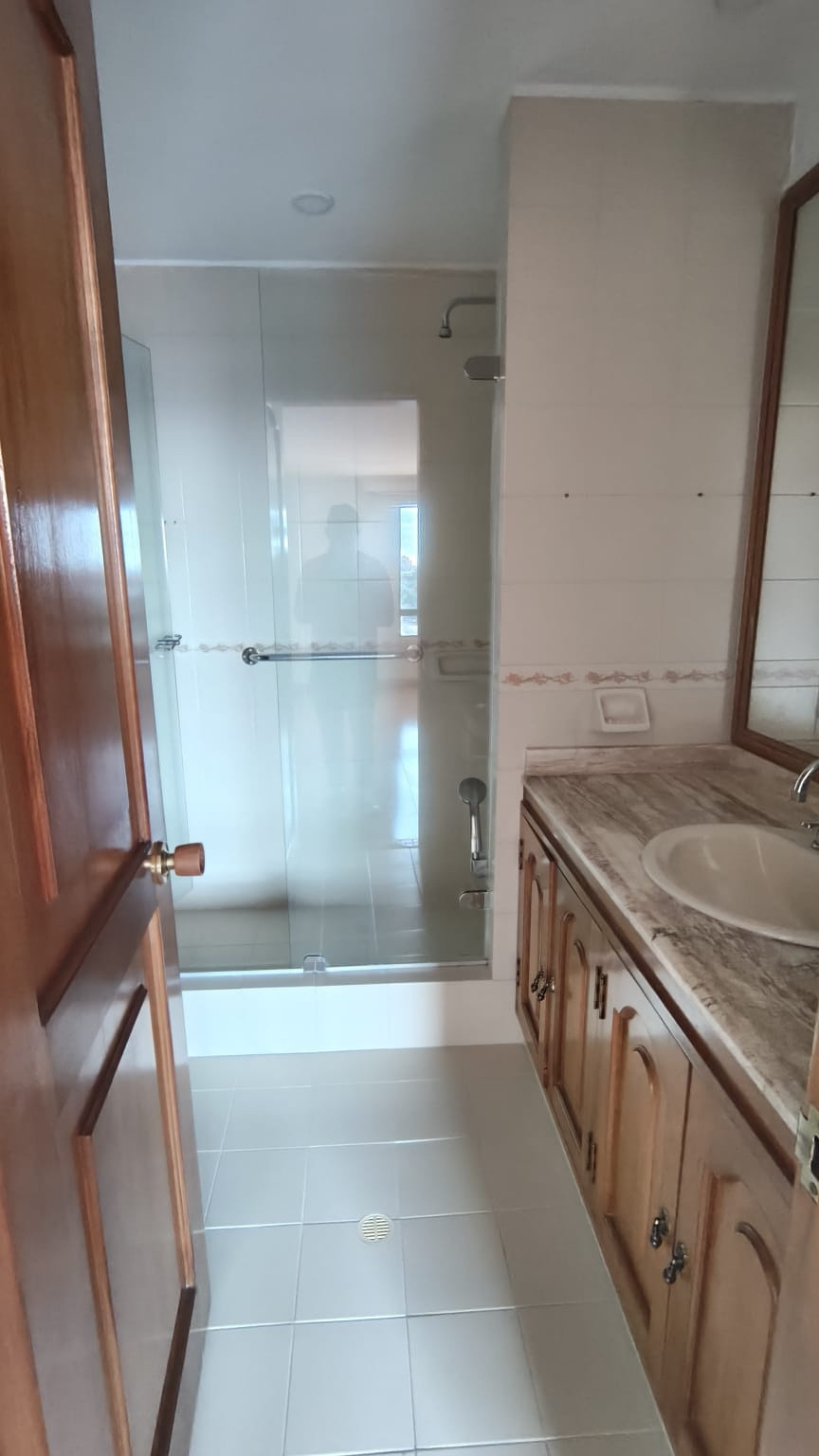 Apartamento en venta en Country Club, Bogotá · foto 10 de 14