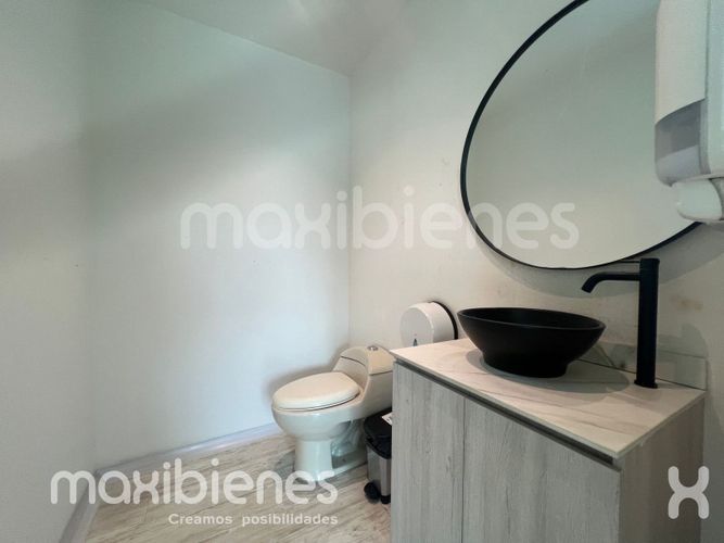 Local en arriendo en Los Balsos, Medellín, 73 m² · foto 8 de 9