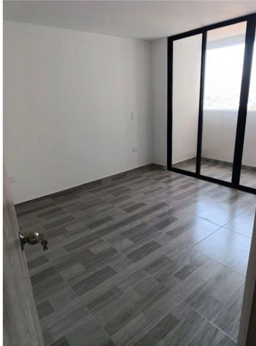 Apartamento de 3 alcobas en venta en Mayorca, Sabaneta, 91 m² · foto 3 de 12