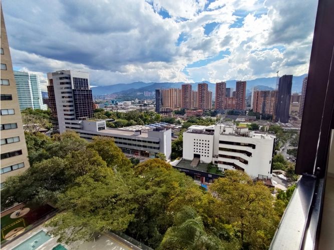 Apartamento de 2 alcobas en arriendo en Castropol, Medellín, 85 m² · foto 5 de 24