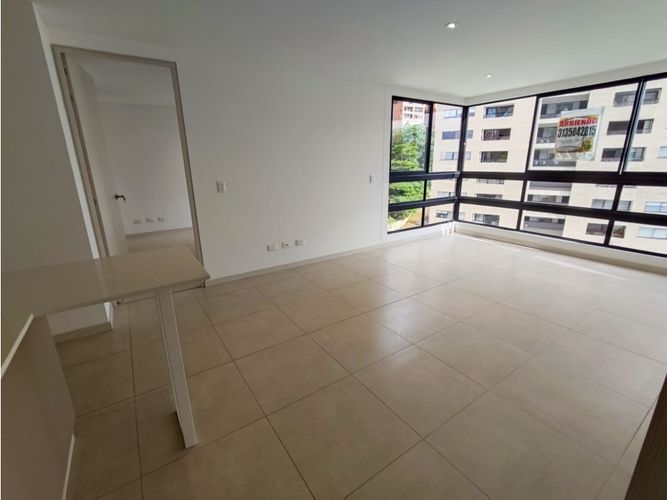 Apartamento de 2 alcobas en arriendo en Castropol, Medellín, 85 m² · foto 11 de 24