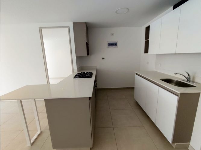 Apartamento de 2 alcobas en arriendo en Castropol, Medellín, 85 m² · foto 15 de 24