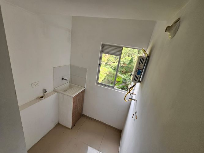 Apartamento de 3 alcobas en arriendo en Bello, 85 m² · foto 6 de 19