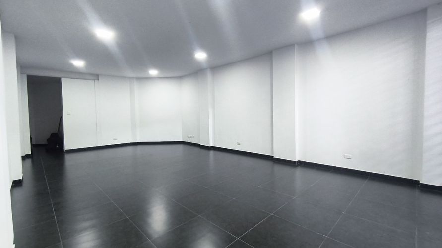 Edificio en venta en Santa Monica, Cali, 695 m² · foto 8 de 24
