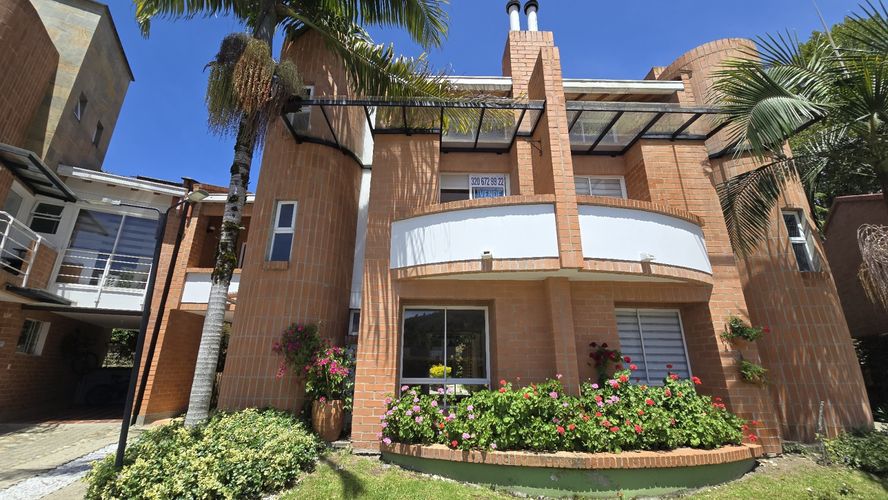 Casa de 4 alcobas en venta en El Retiro, 160 m² · foto 2 de 24