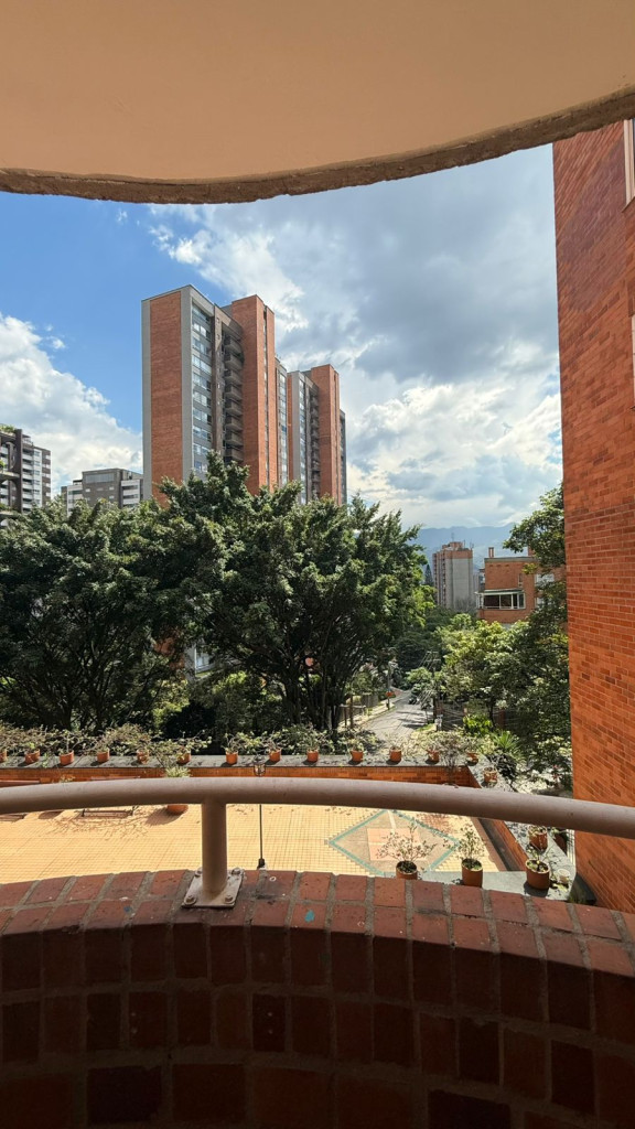 Apartamento en venta en Castropol, Medellín · foto 2 de 17