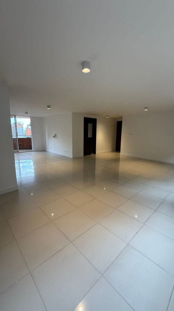 Apartamento en venta en Castropol, Medellín · foto 6 de 17
