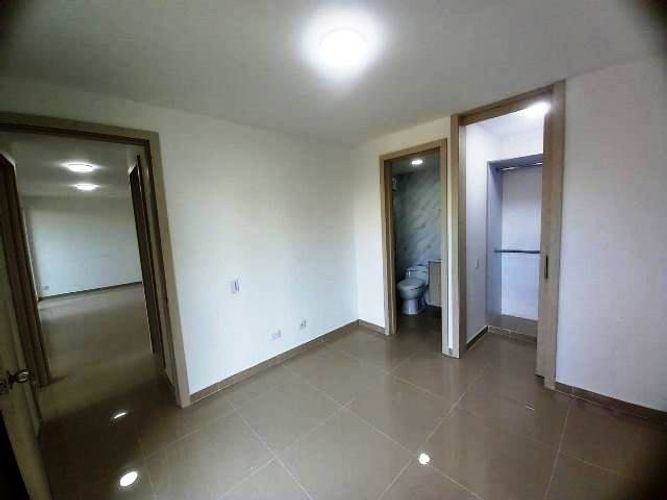 Apartamento de 3 alcobas en venta en Colinas Del Norte, Yumbo, 63 m² · foto 5 de 24