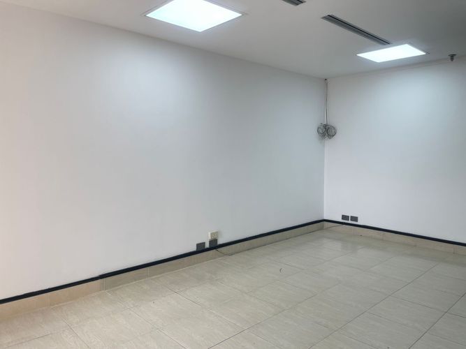 Oficina en arriendo en El Poblado, Medellín, 65 m² · foto 3 de 15