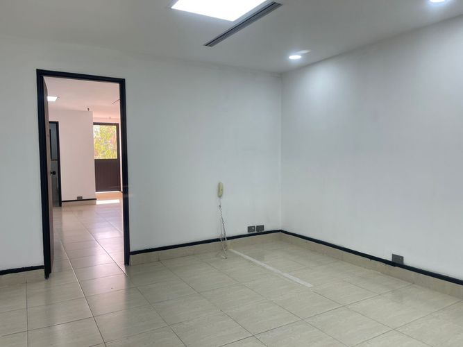 Oficina en arriendo en El Poblado, Medellín, 65 m² · foto 5 de 15