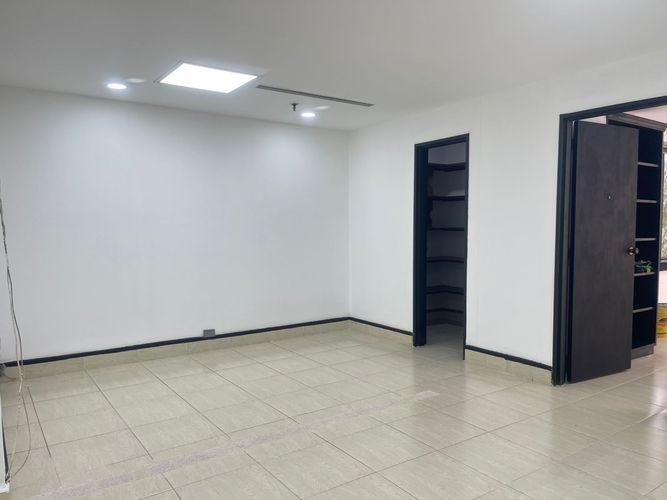 Oficina en arriendo en El Poblado, Medellín, 65 m² · foto 9 de 15
