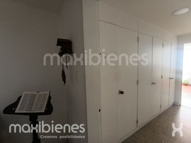 Apartamento de 6 alcobas en arriendo en El Nogal- Los Almendros, Medellín, 520 m² · foto 16 de 24