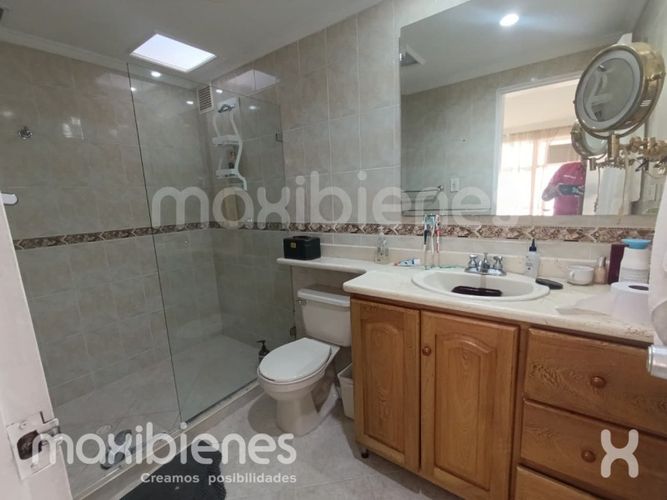 Apartamento de 6 alcobas en arriendo en El Nogal- Los Almendros, Medellín, 520 m² · foto 17 de 24