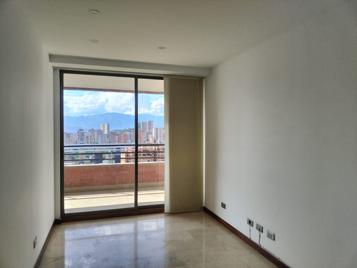 Apartamento en arriendo en El Poblado, Medellín · foto 4 de 17