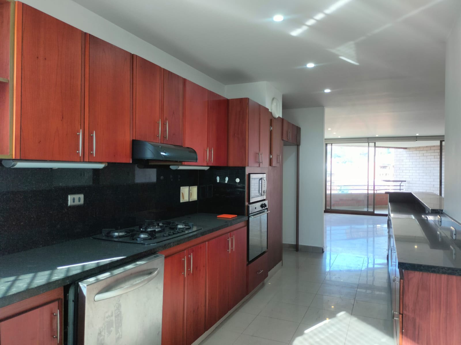 Apartamento en arriendo en El Poblado, Medellín · foto 7 de 17