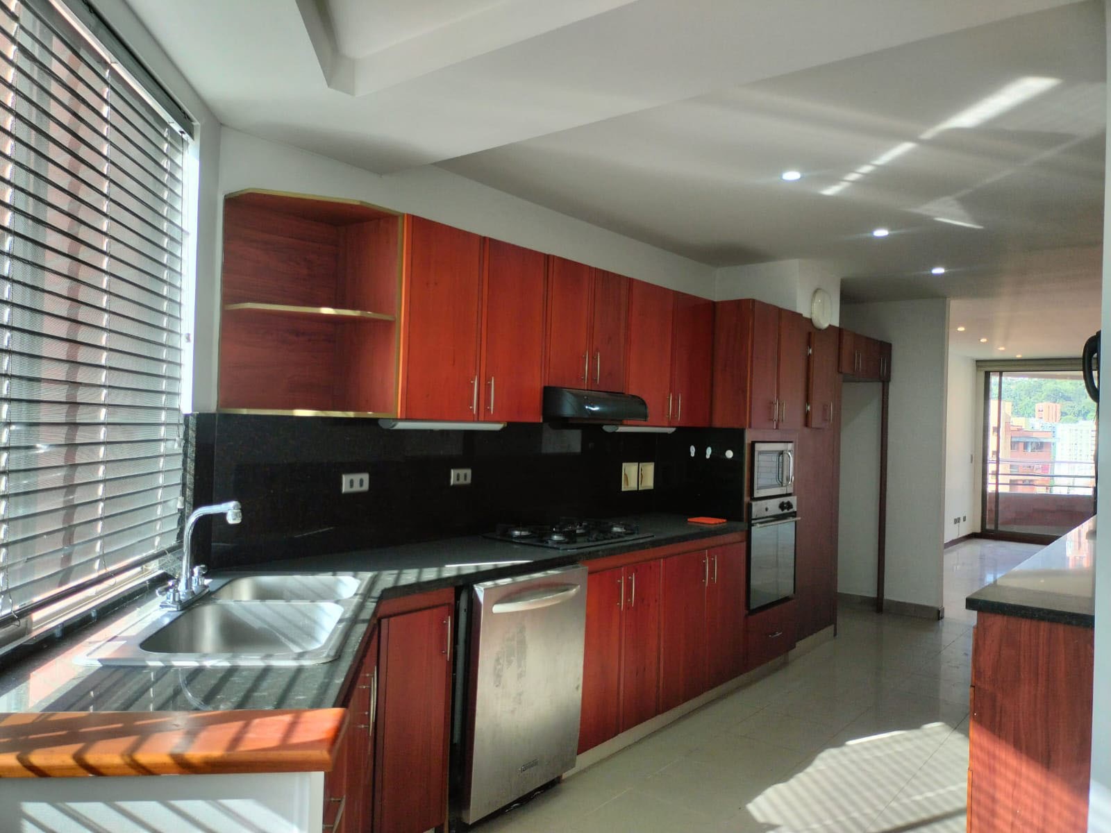 Apartamento en arriendo en El Poblado, Medellín · foto 6 de 17