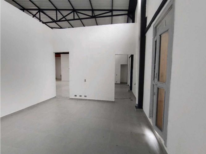 Local en arriendo en Bombona No.1, Medellín, 400 m² · foto 15 de 24