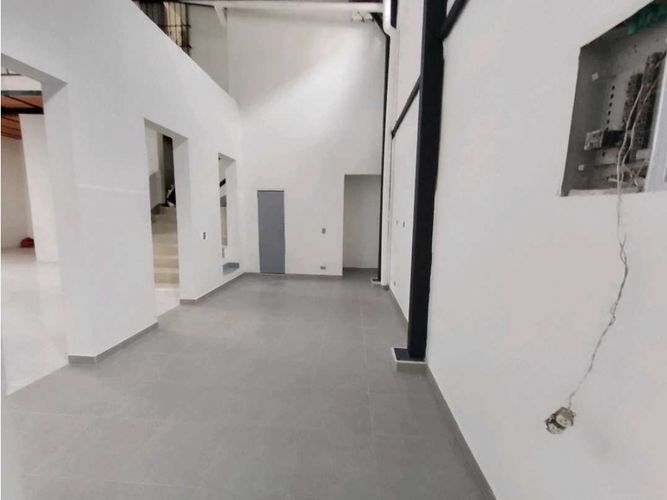 Local en arriendo en Bombona No.1, Medellín, 400 m² · foto 17 de 24