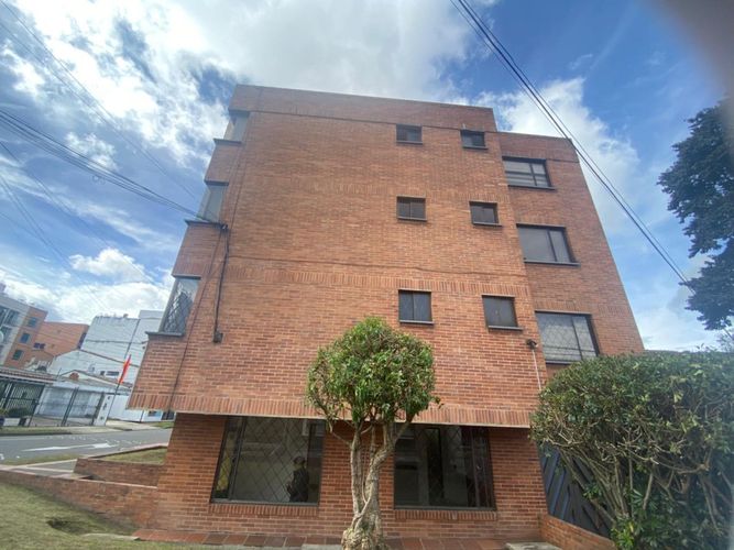 Apartaestudio en venta en La Calleja, Bogotá, 46 m² · foto 2 de 17