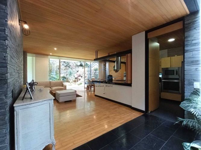 Casa de 4 alcobas en venta en Loma Del Esmeraldal, Medellín, 354 m² · foto 3 de 24