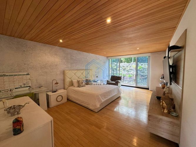 Casa de 4 alcobas en venta en Loma Del Esmeraldal, Medellín, 354 m² · foto 9 de 24
