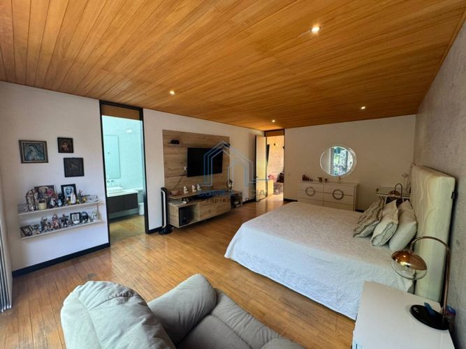 Casa de 4 alcobas en venta en Loma Del Esmeraldal, Medellín, 354 m² · foto 10 de 24