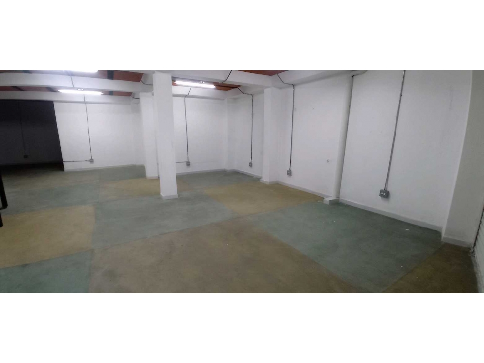 Retail space for rent in Bello, Bello