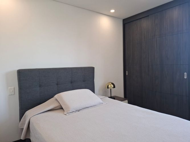 Apartamento de 2 alcobas en arriendo en El Poblado, Medellín, 130 m² · foto 14 de 20