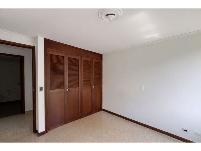 Apartamento de 4 alcobas en arriendo en La Florida, Medellín, 136 m² · foto 17 de 24