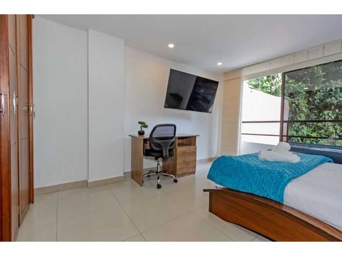 Casa de 5 alcobas en arriendo en Los Balsos, Medellín, 425 m² · foto 10 de 24