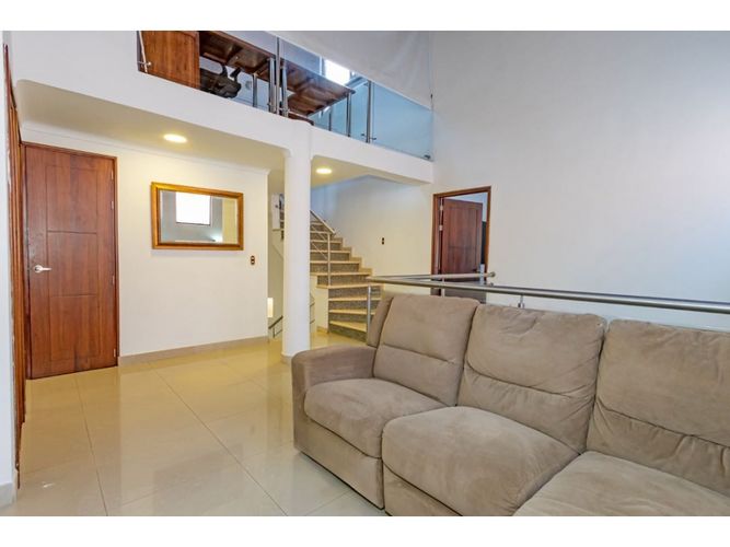Casa de 5 alcobas en arriendo en Los Balsos, Medellín, 425 m² · foto 16 de 24
