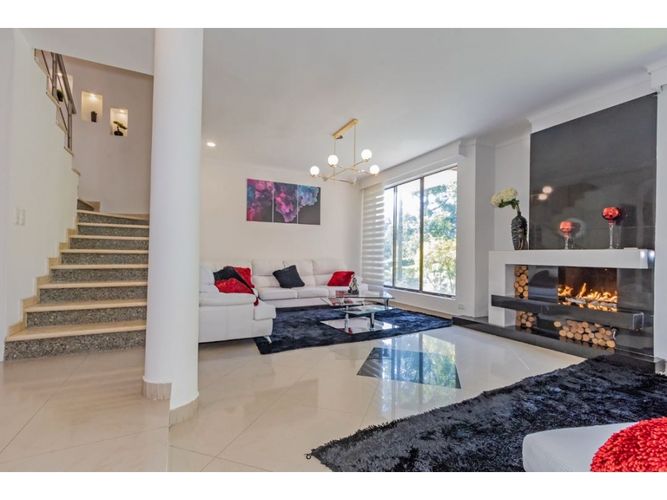 Casa de 5 alcobas en arriendo en Los Balsos, Medellín, 425 m² · foto 18 de 24