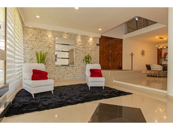 Casa de 5 alcobas en arriendo en Los Balsos, Medellín, 425 m² · foto 22 de 24