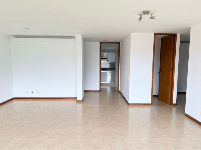 Apartamento de 3 alcobas en arriendo en El Poblado, Medellín, 135 m² · foto 6 de 16