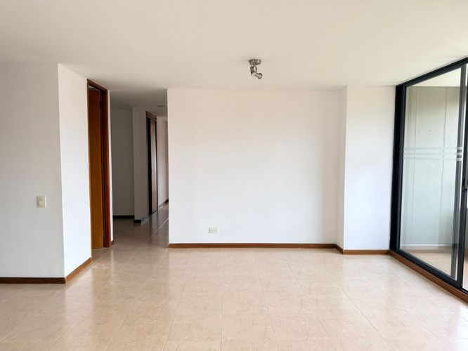 Apartamento de 3 alcobas en arriendo en El Poblado, Medellín, 135 m² · foto 10 de 16