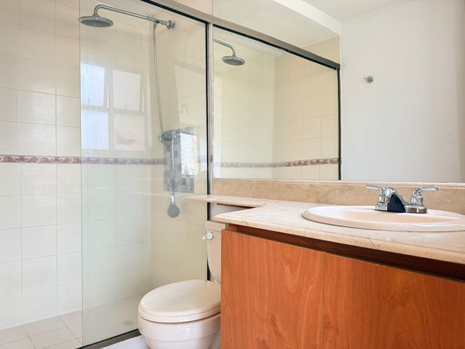 Apartamento de 3 alcobas en arriendo en El Poblado, Medellín, 135 m² · foto 14 de 16