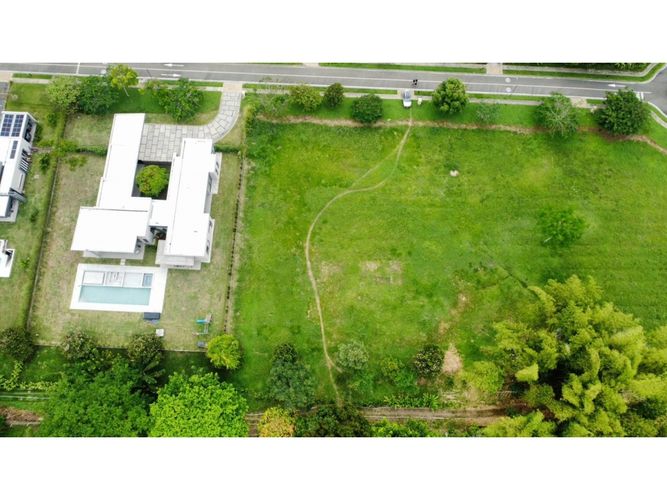 Lote en venta en Cerritos, Pereira, 2603 m² · foto 2 de 18