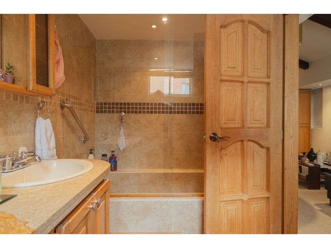 Apartamento de 3 alcobas en venta en Chico, Bogotá, 310 m² · foto 20 de 24