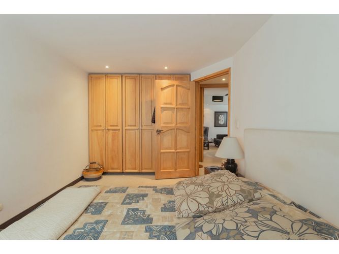 Apartamento de 3 alcobas en venta en Chico, Bogotá, 310 m² · foto 21 de 24