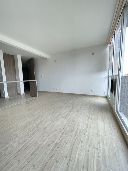 Apartamento de 3 alcobas en venta en La Prosperidad, Madrid, 66 m² · foto 2 de 22