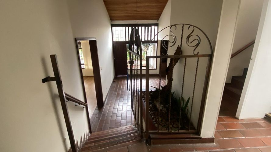 Casa de 5 alcobas en venta en Los Angeles, Pereira, 602 m² · foto 2 de 14
