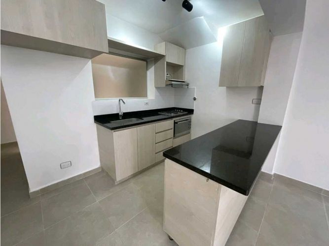 Local en arriendo en El Velodromo, Medellín, 90 m² · foto 2 de 15