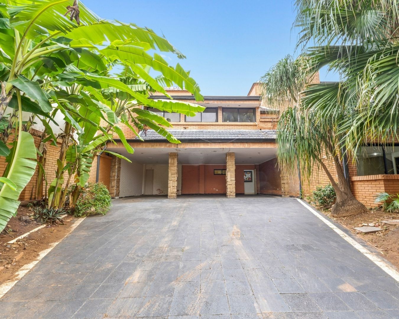 EN VENTA- AMPLIA CASA EN CAMPOS CERVERA-ASUNCION — foto 2