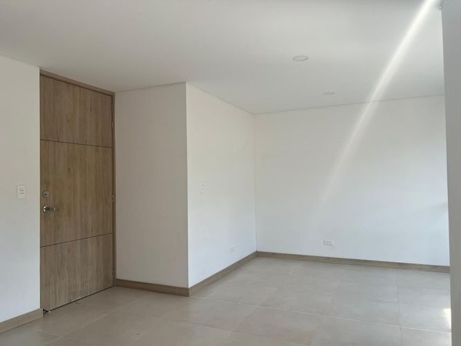 Apartamento de 2 alcobas en arriendo en Camino Verde, Envigado, 68 m² · foto 12 de 14