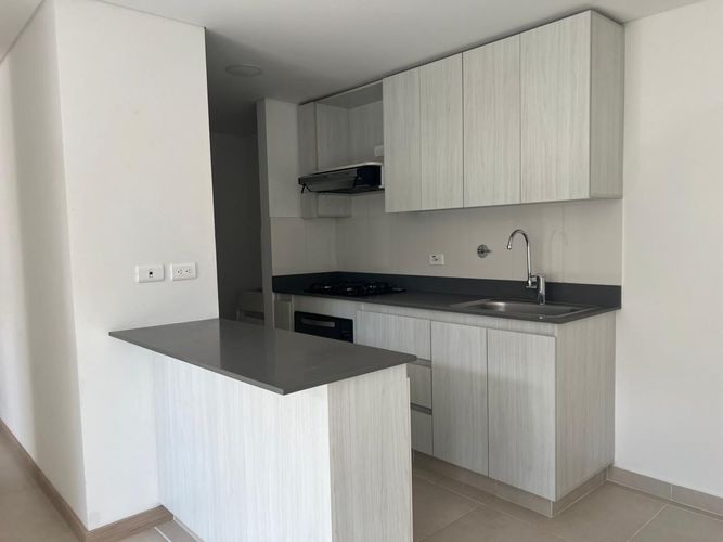 Apartamento de 2 alcobas en arriendo en Camino Verde, Envigado, 68 m² · foto 2 de 14