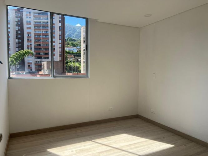 Apartamento de 2 alcobas en arriendo en Camino Verde, Envigado, 68 m² · foto 7 de 14