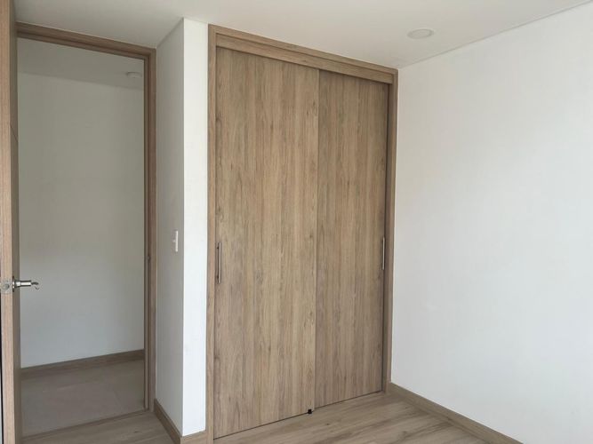 Apartamento de 2 alcobas en arriendo en Camino Verde, Envigado, 68 m² · foto 8 de 14
