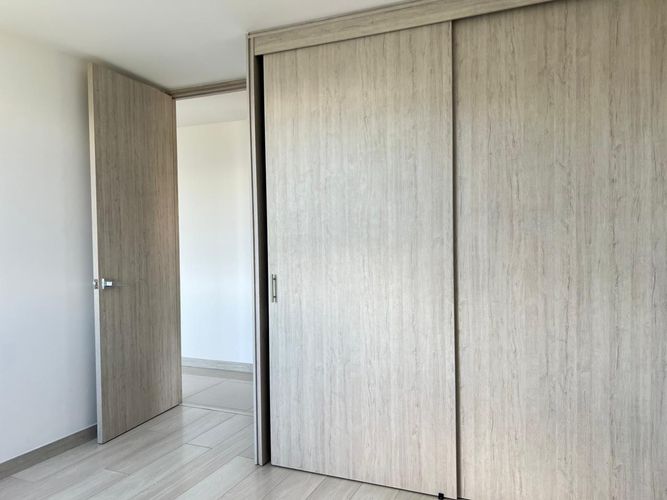 Apartamento de 2 alcobas en arriendo en Camino Verde, Envigado, 72 m² · foto 9 de 13