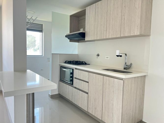 Apartamento de 2 alcobas en arriendo en Camino Verde, Envigado, 72 m² · foto 4 de 13